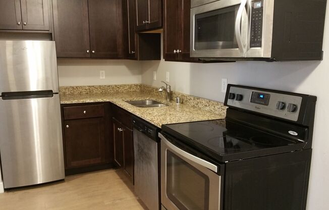 1 bed, 1 bath, $1,085, Unit 203