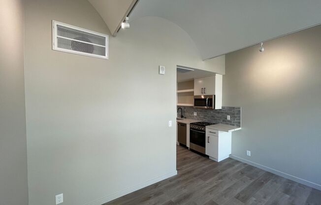 Studio, 1 bath, 425 sqft, $1,750, Unit 2716-302