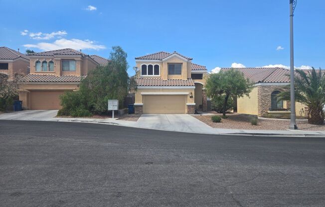 A BEAUTIFUL 4 BED/2.5 BATH 2 CAR GARAGE at CENTENIAL HILLS