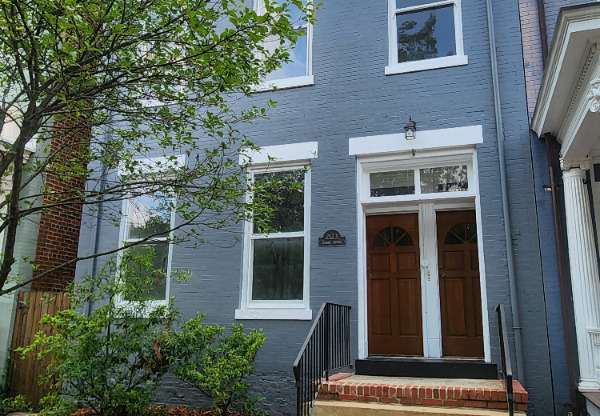 2123 STUART AVE