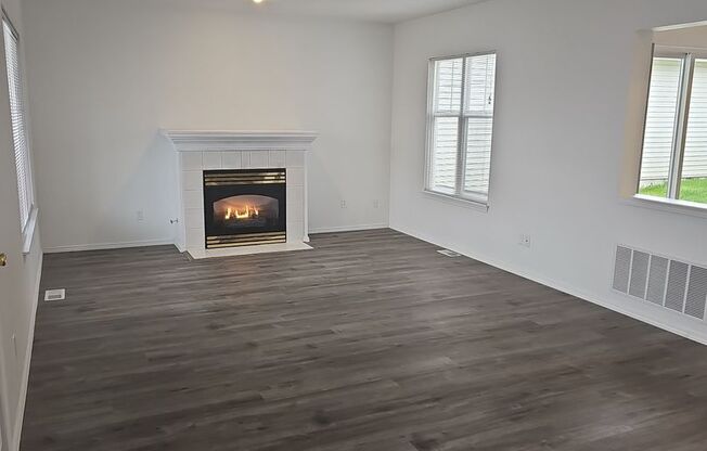 Renton highlands 2 story home for rent, 3 bedroom 2.5 bath, Avail June 10th 2025!