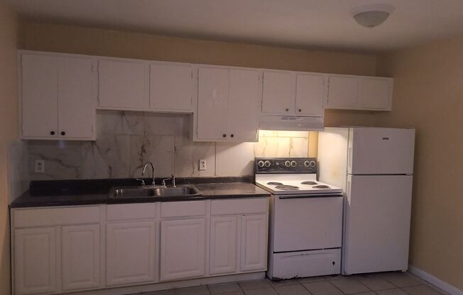 1 bed, 1 bath, 260 sqft, $520, Unit B-2