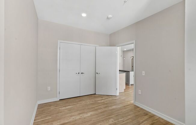 2 beds, 1 bath, 913 sqft, $2,990, Unit 435