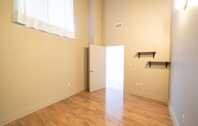 3 beds, 2 baths, 1,325 sqft, $2,100, Unit Apt. 306