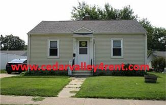 2 Bedroom, 1 Bath Single Family Home  1124 Glenny Ave Waterloo, Iowa 50702