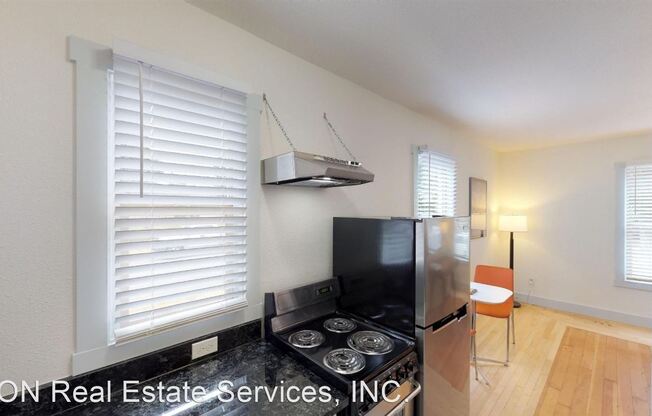 1122 N 6th Street