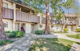 2BD/1BA - Silicon Valley Charm: Stylish Condo with Patio Oasis, Prime Location, Pet-Friendly – Ready to Rent!