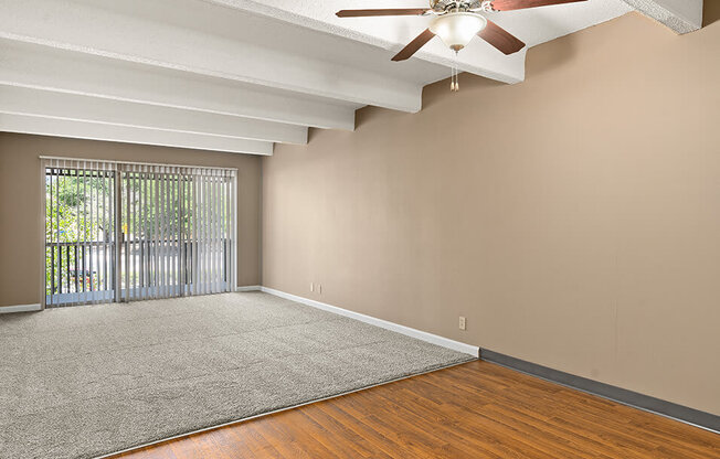 dining area with ceiling fan