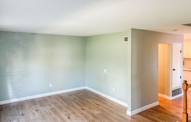 Completely Remodeled 2 Bed, 2.5 Bath End-Unit Townhome in Tierrasanta