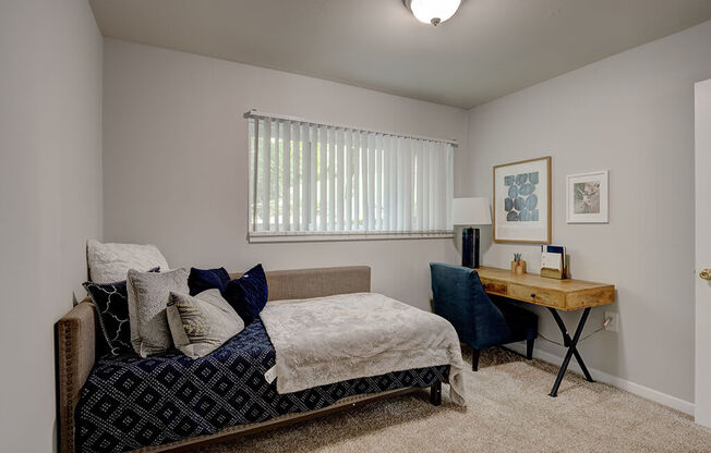 Bedroom With Work Desk at Oaks at Oxon Hill, Oxon Hill, Maryland