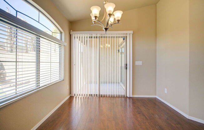 3 beds, 2 baths, 1,248 sqft, $2,400, Unit 1223