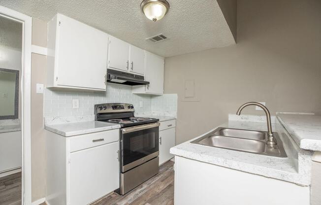 1 bed, 1 bath, 570 sqft, $1,225