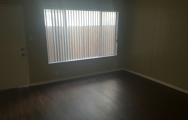 2 beds, 1 bath, $2,195