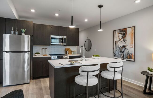 2 beds, 1 bath, 815 sqft, $2,130, Unit D215