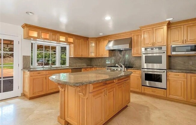 16545 PARK LN CIR