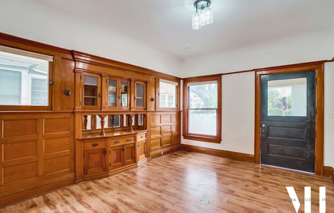 Expansive Six Bedroom House Steps from USC Campus!