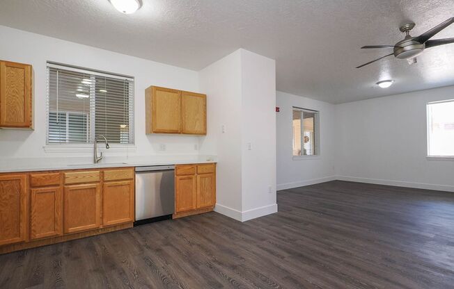 2 beds, 1 bath, $1,395