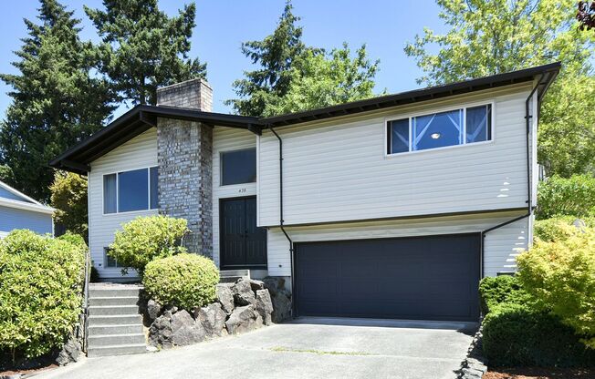 Spacious 3 Bedroom 2.25 Bath Home Renton Talbot Hill Area Available Now!