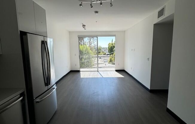 2 beds, 2 baths, 840 sqft, $3,495, Unit PH01