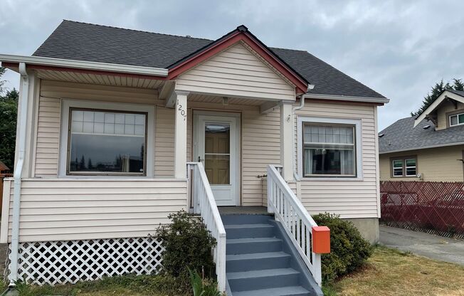 Cozy Renton Bungalow