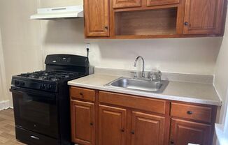 3 beds, 1 bath, $1,395, Unit Apt. 2