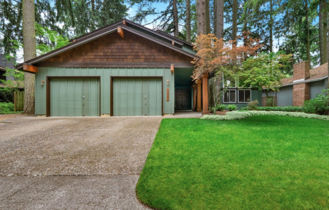 3 BD Hillsboro Home with Large Primary Suite & Outdoor Living