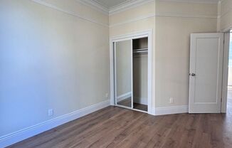 3 beds, 1 bath, 100 sqft, $3,795