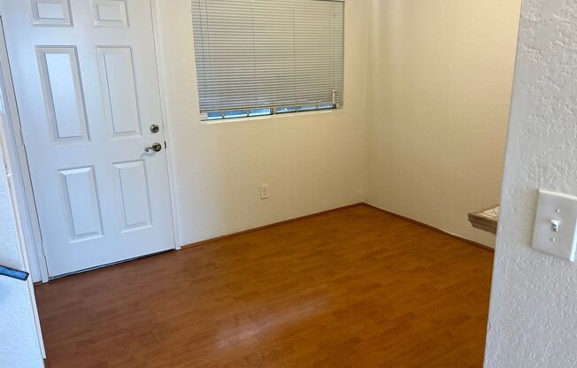 1 bed, 1.5 baths, $2,050, Unit 104