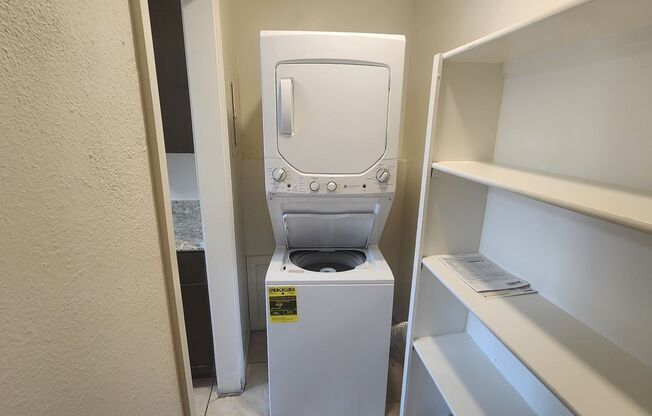 2 beds, 1 bath, 950 sqft, $1,225, Unit 105