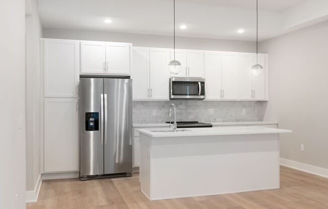 2 beds, 2 baths, $1,750, Unit 100