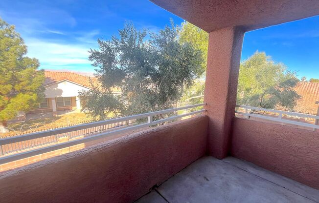 2 beds, 2 baths, $1,050, Unit UNIT 2113