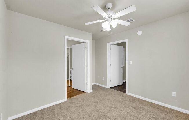3 beds, 3 baths, 1,022 sqft, $1,369, Unit 13-302