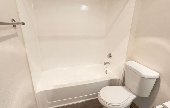 1 bed, 1 bath, 723 sqft, $1,645, Unit C11