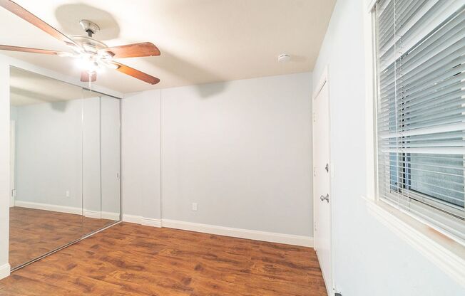 Studio, 1 bath, 280 sqft, $1,564, Unit 24