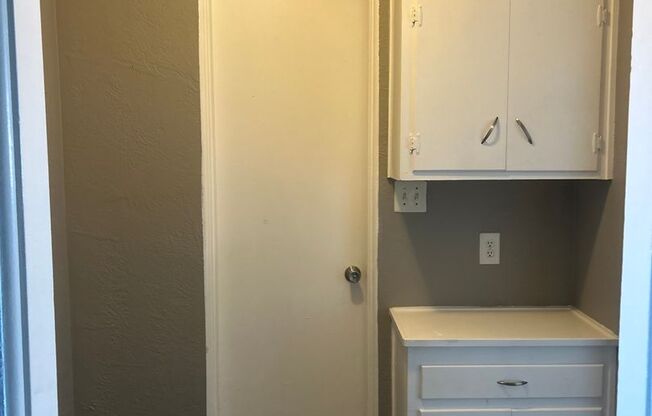 2 beds, 1 bath, 750 sqft, $1,095, Unit B10 1011 15