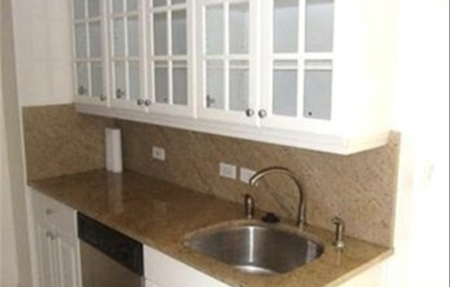 1 bed, 1 bath, 590 sqft, $3,400, Unit 19M