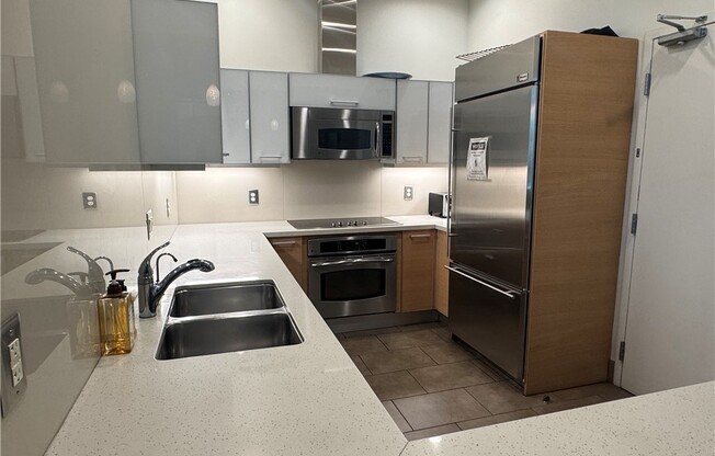 2 beds, 2 baths, 1,320 sqft, $4,100, Unit 2203