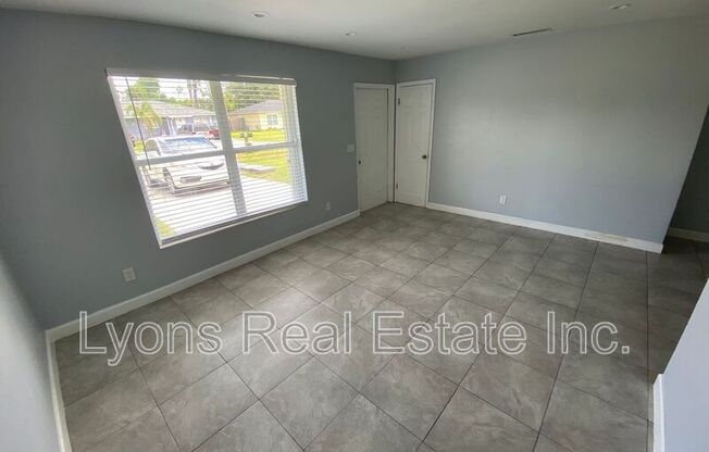 4200 PINE DROP LN