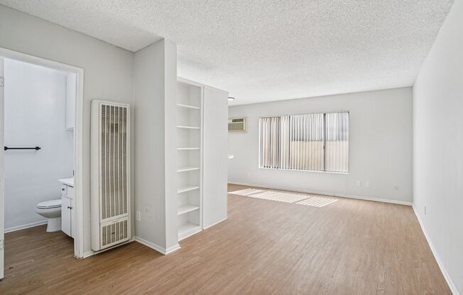 Studio, 1 bath, 495 sqft, $1,421, Unit 213