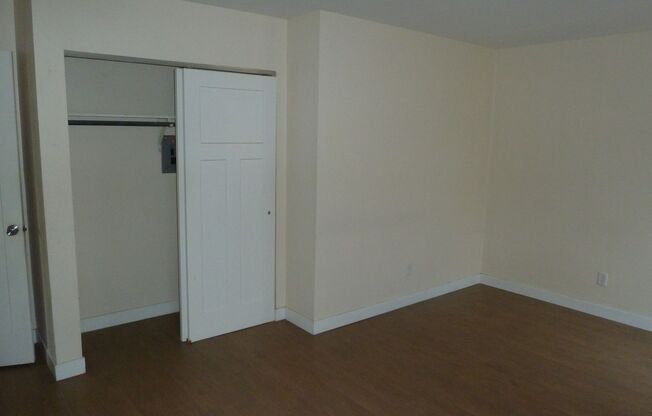 2 beds, 1 bath, 1,000 sqft, $1,400, Unit L1