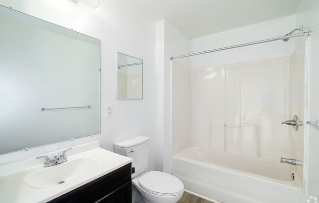 2 beds, 2 baths, 1,075 sqft, $1,325, Unit 124