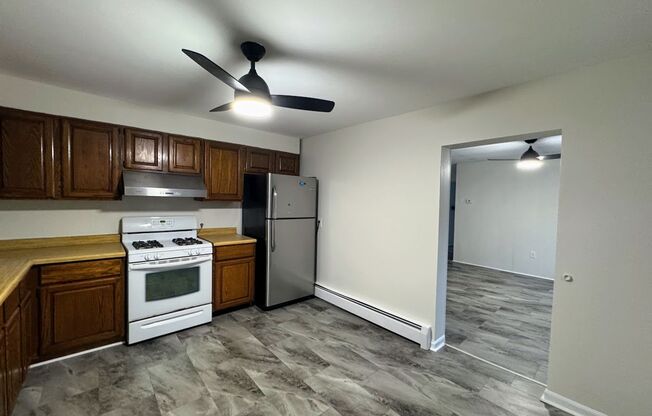 2 beds, 1 bath, $1,550