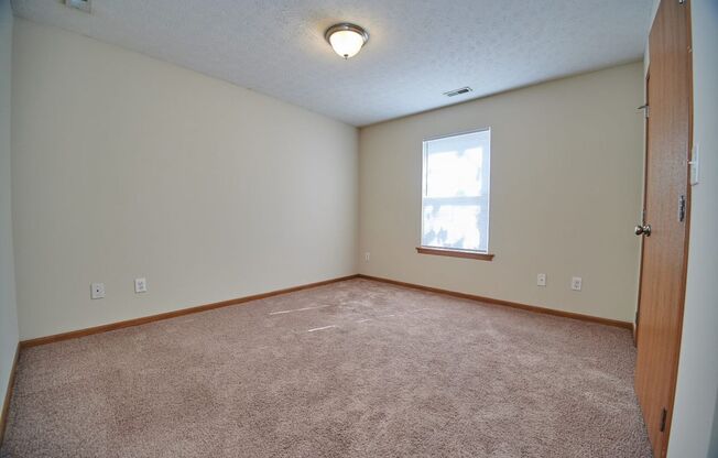 2 beds, 2 baths, 975 sqft, $1,115, Unit 412