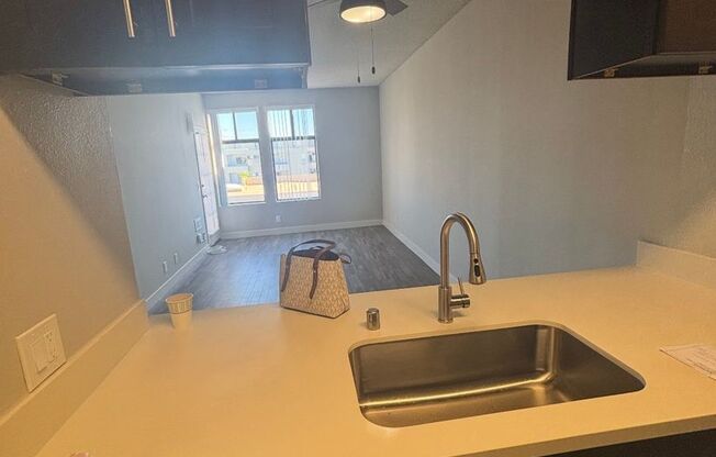 1 bed, 1 bath, $1,915, Unit # 347