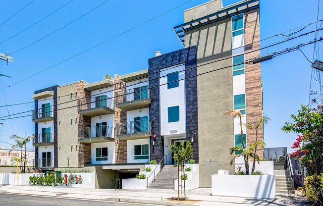 MODERNO Luxury Living East
