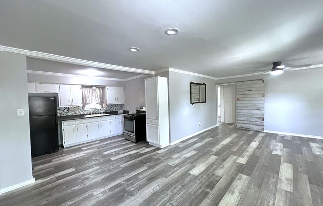 Renovated 3/1 Home Near Downtown Taylor