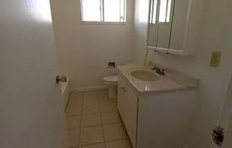 2 beds, 1 bath, 850 sqft, $2,200, Unit 18