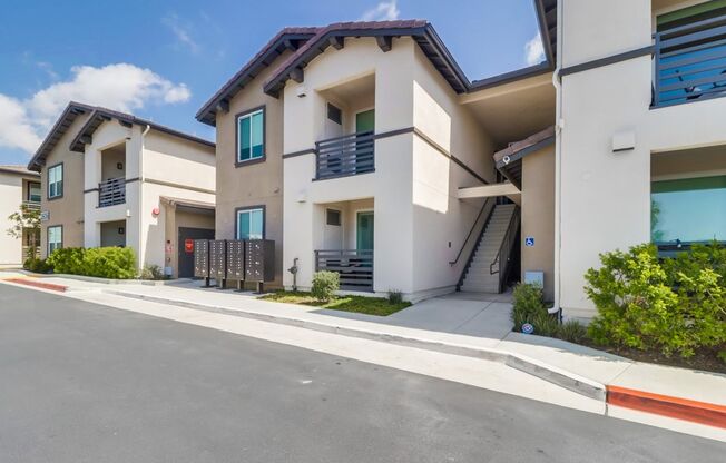 2 beds, 2 baths, 805 sqft, $2,695, Unit 4202