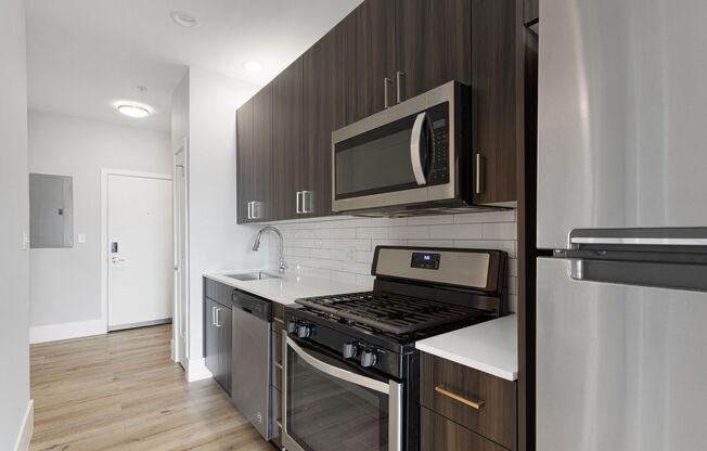 Studio, 1 bath, 360 sqft, $1,650, Unit 304