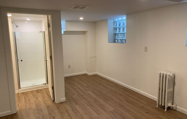 3 beds, 2 baths, $2,325, Unit 114B